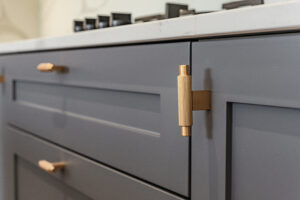 3DL kitchen door and drawer fronts in blue with gold handles